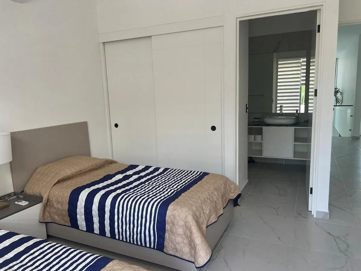 Luxury Vacation Villa Near The Caribbean Ocean Playa del Carmen Messico