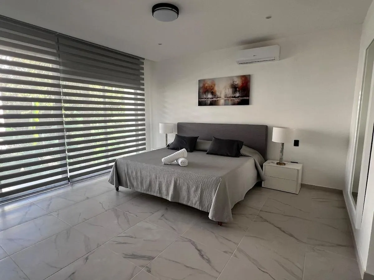 Luxury Vacation Villa Near The Caribbean Ocean Playa del Carmen Messico