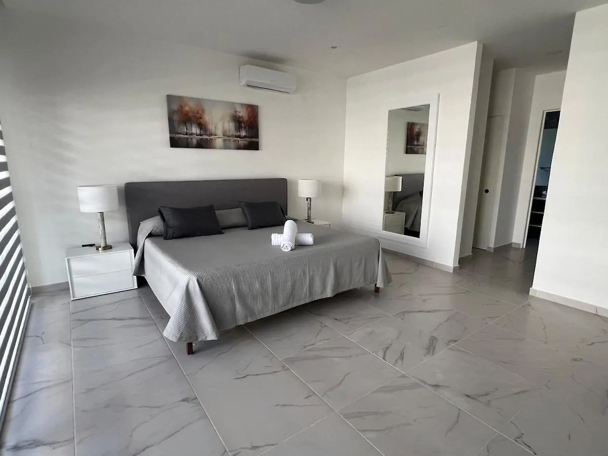 Luxury Vacation Villa Near The Caribbean Ocean Playa del Carmen Mexiko